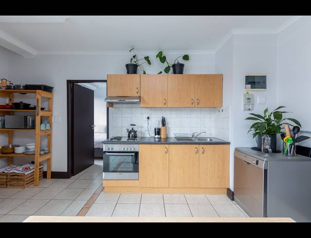 1 BEDROOM APARTMENT SOLD IN CAPE TOWN CITY CENTRE